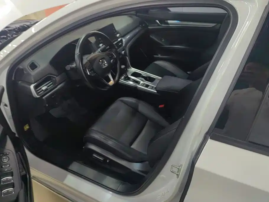 Honda Accord — миниатюра 9