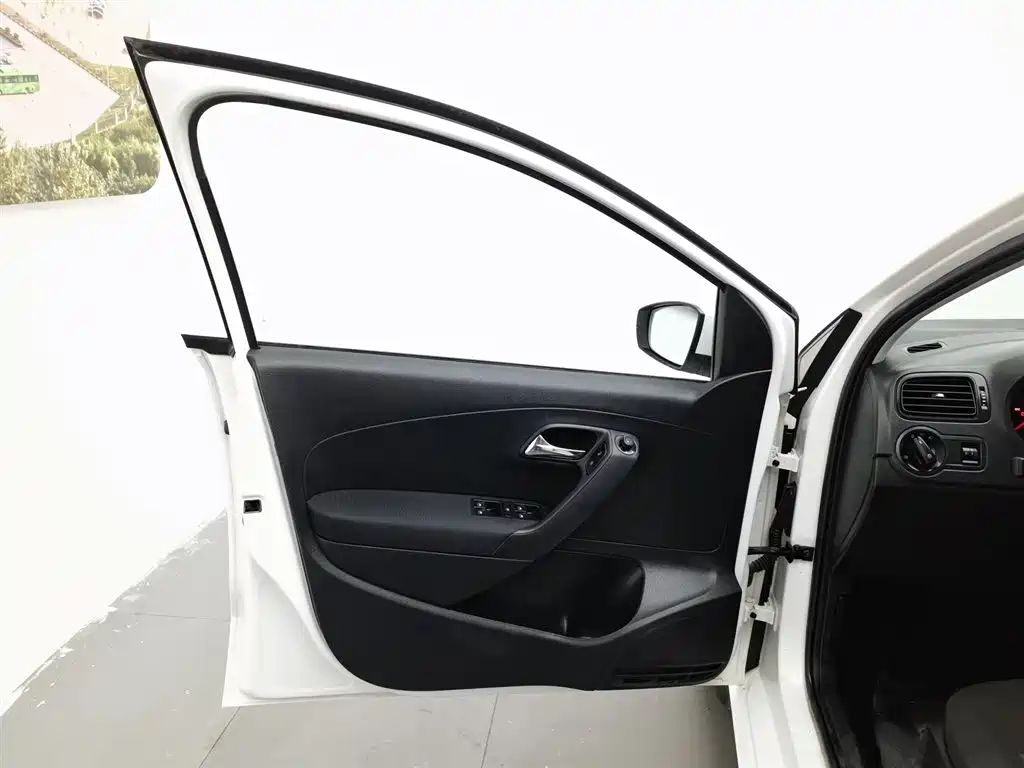 Volkswagen Polo 2018 1.5L AT