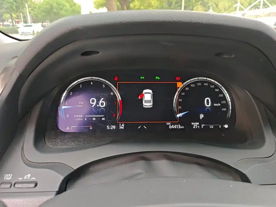 Toyota Camry — миниатюра 14