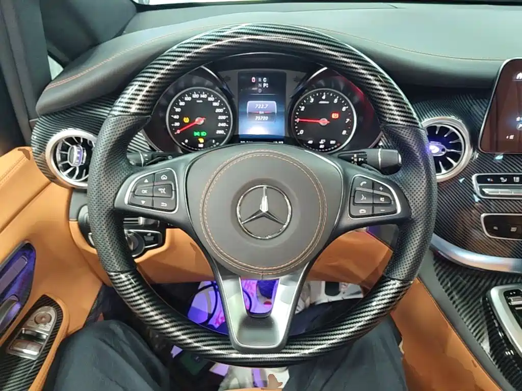 Mercedes-Benz V-Class — миниатюра 11