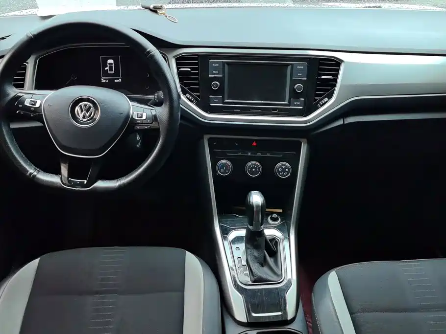 Volkswagen T-Roc — миниатюра 12