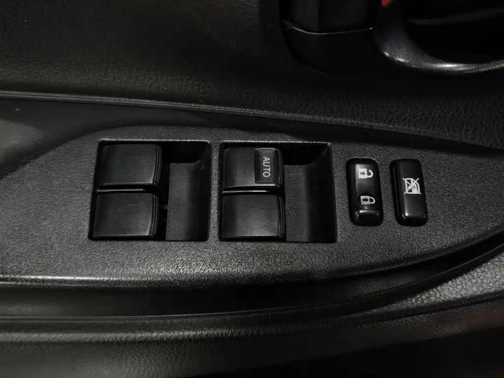 Toyota Yaris L — миниатюра 9