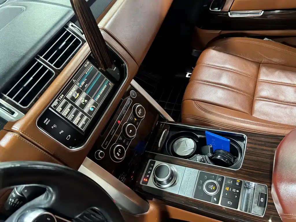 Land Rover Range Rover — миниатюра 4