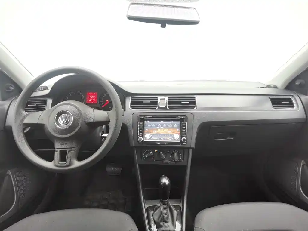 Volkswagen Santana — миниатюра 5