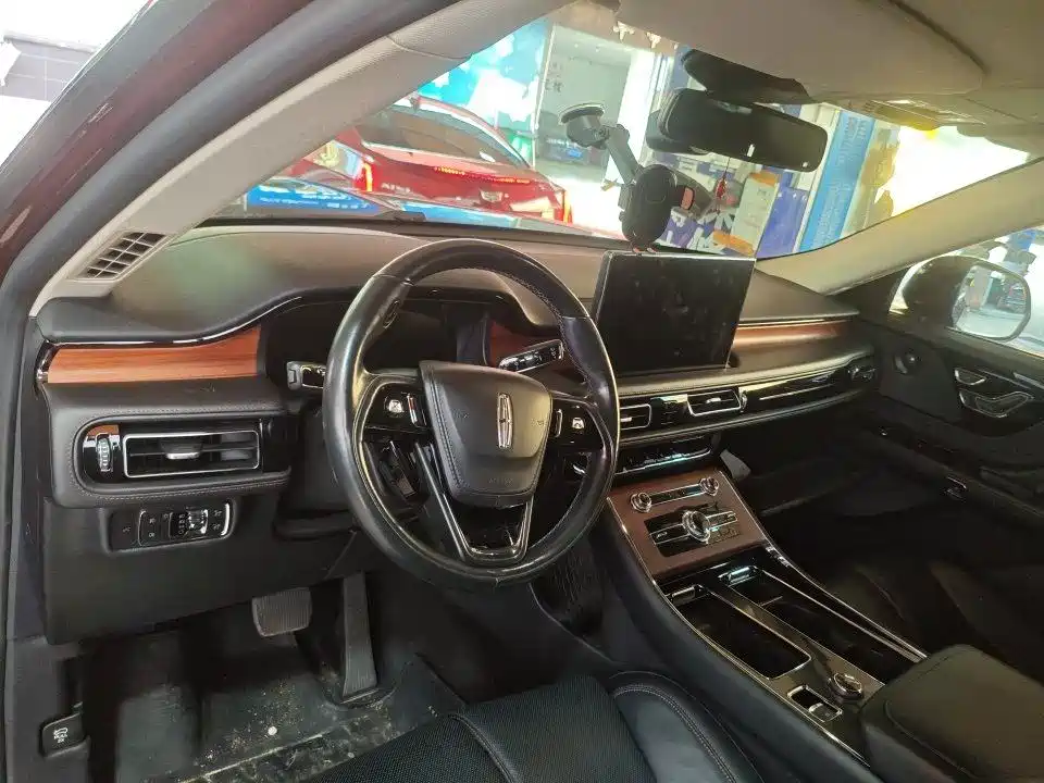 Lincoln Aviator — миниатюра 8