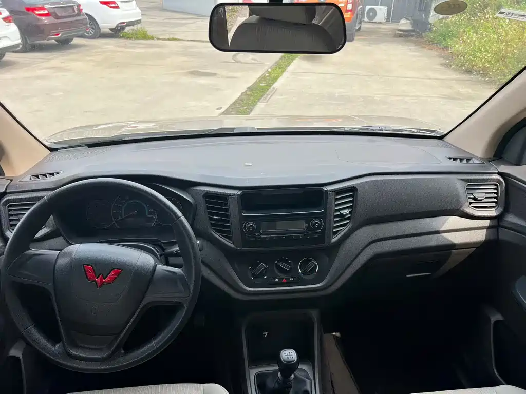 WULING WULING HONGGUANG V