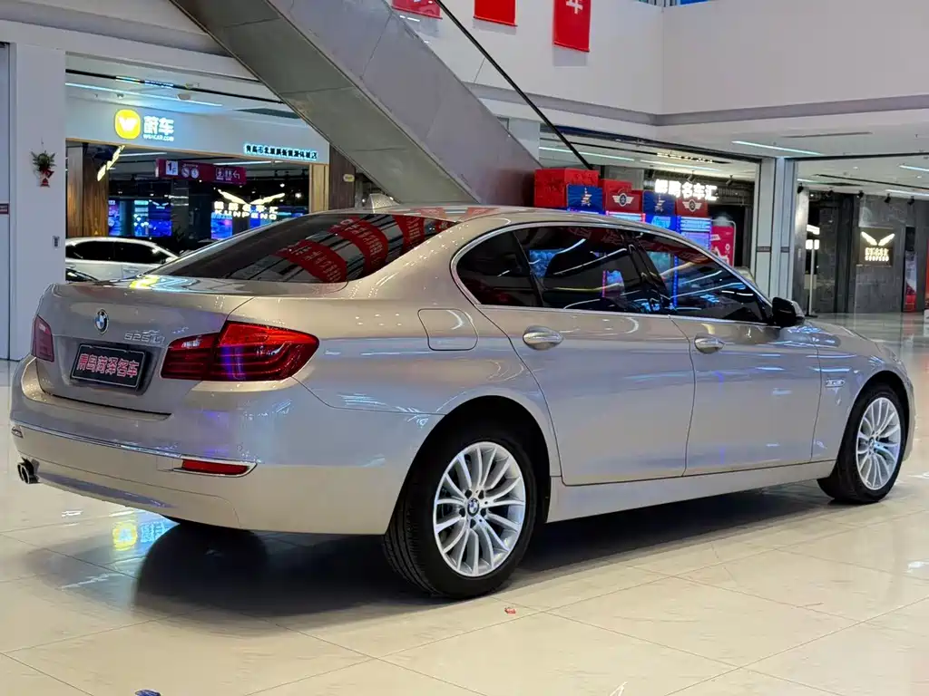 BMW 5 Series — миниатюра 14