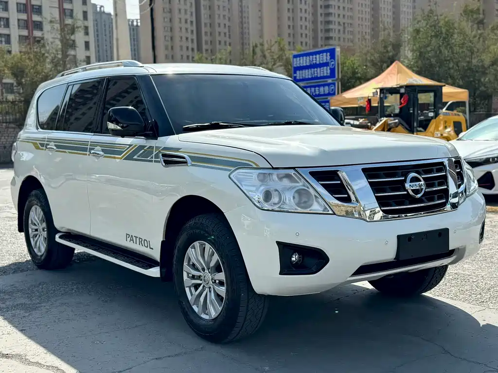 Nissan Patrol — миниатюра 3