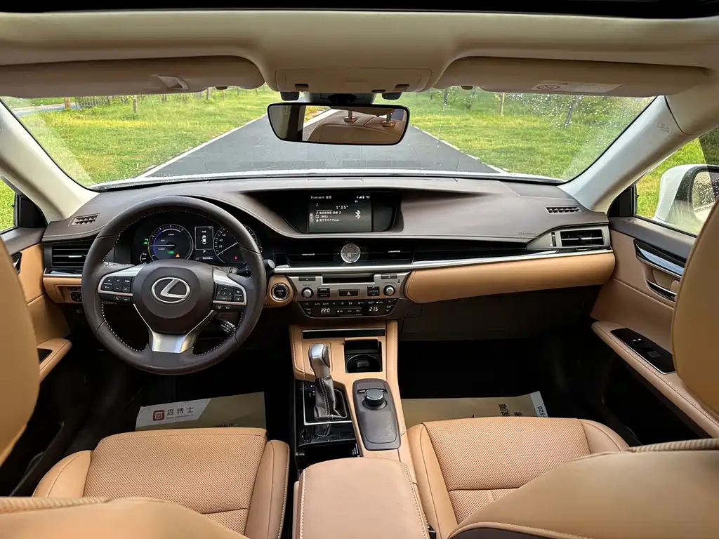 Lexus ES — миниатюра 9