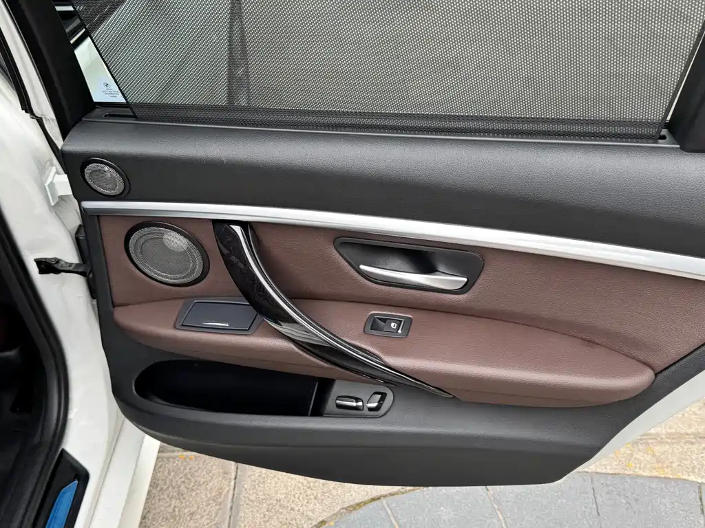 BMW 3 Series — миниатюра 23