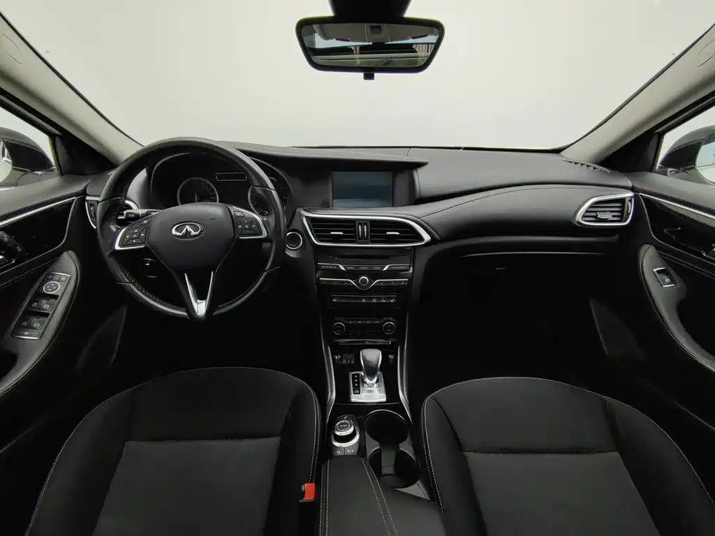 Infiniti QX30 — миниатюра 5