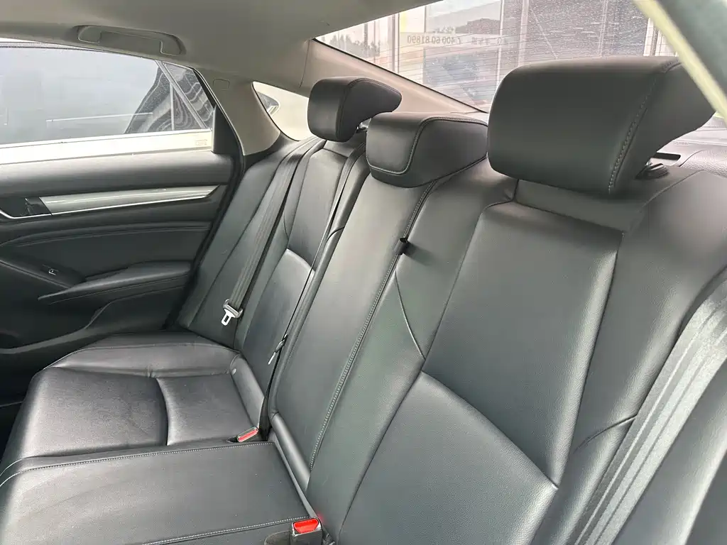 Honda Accord — миниатюра 16