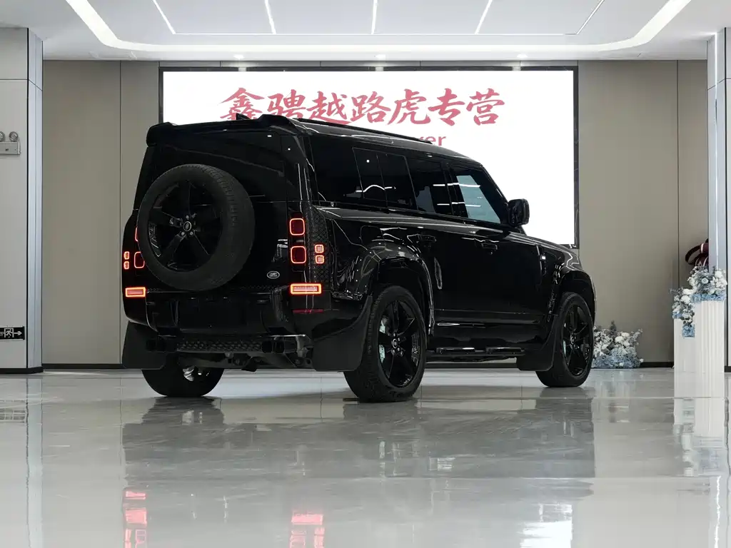 Land Rover Land Rover Defender 2025 110 3.0T P400 X-Dynamic HSE