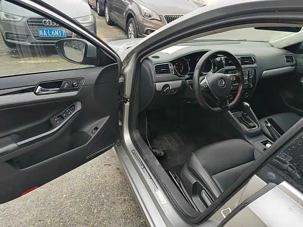 Volkswagen Sagitar — миниатюра 16