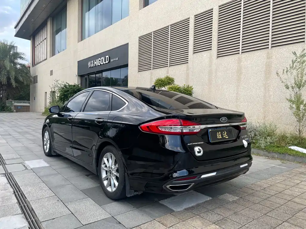 Ford Mondeo — миниатюра 7