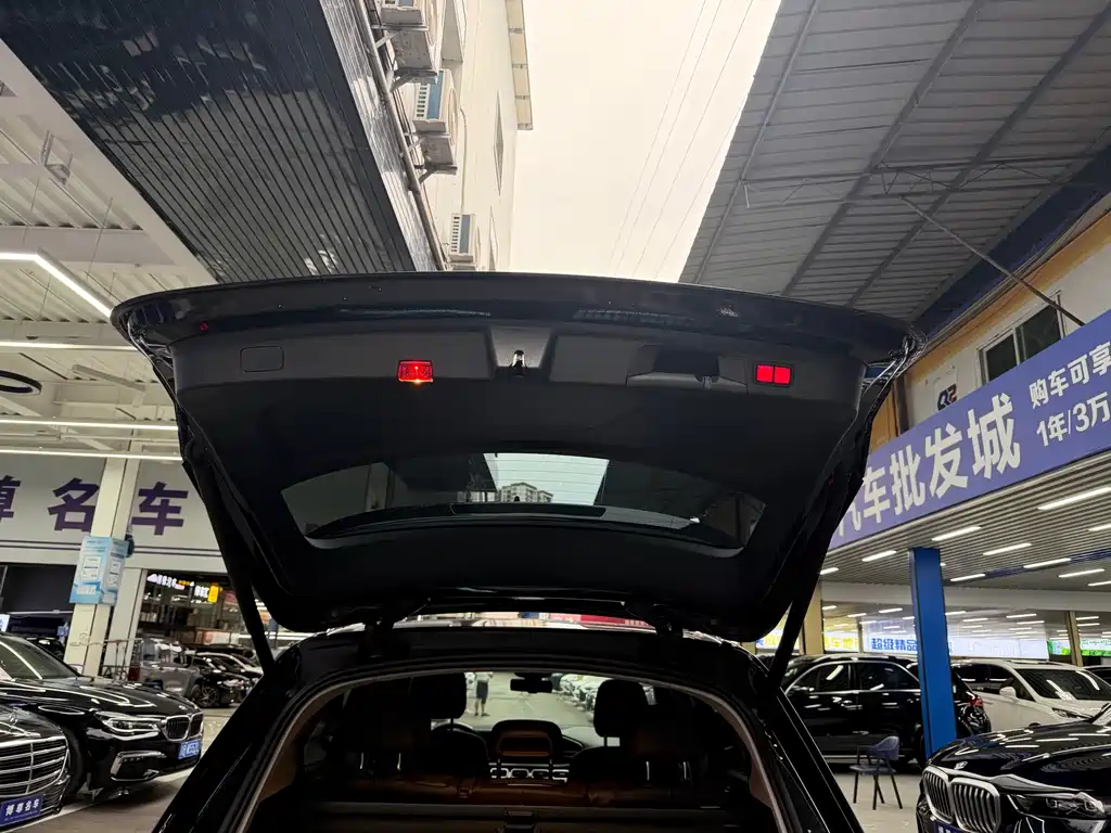 Mercedes-Benz GLE (Import) — миниатюра 19