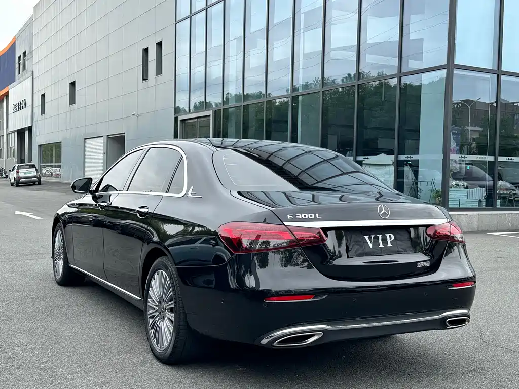 Mercedes-Benz E-Class — миниатюра 19
