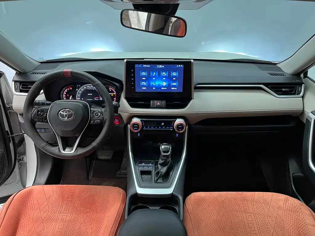 Toyota RAV4 — миниатюра 10