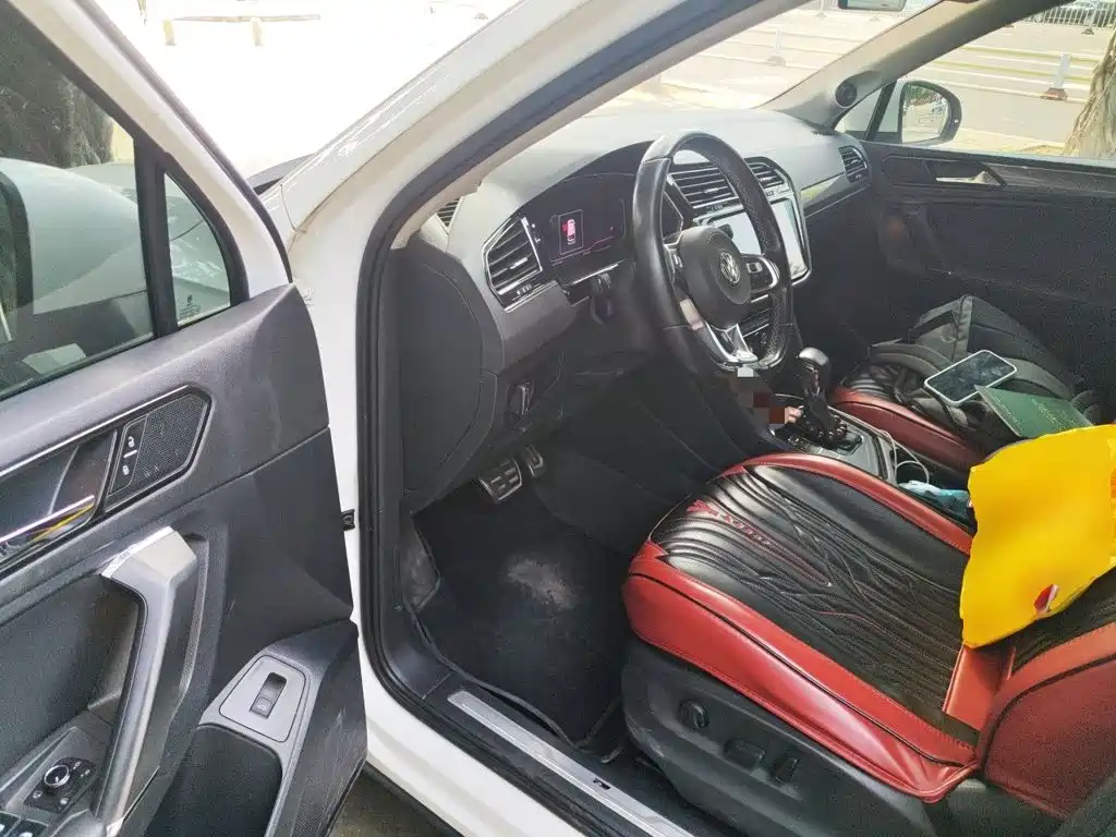 Volkswagen Tiguan L — миниатюра 17