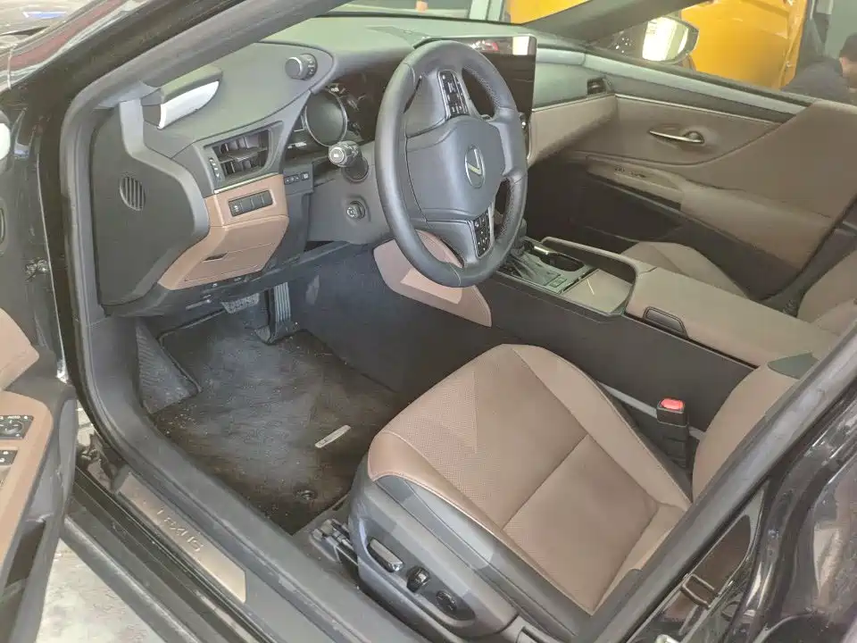 Lexus ES — миниатюра 6