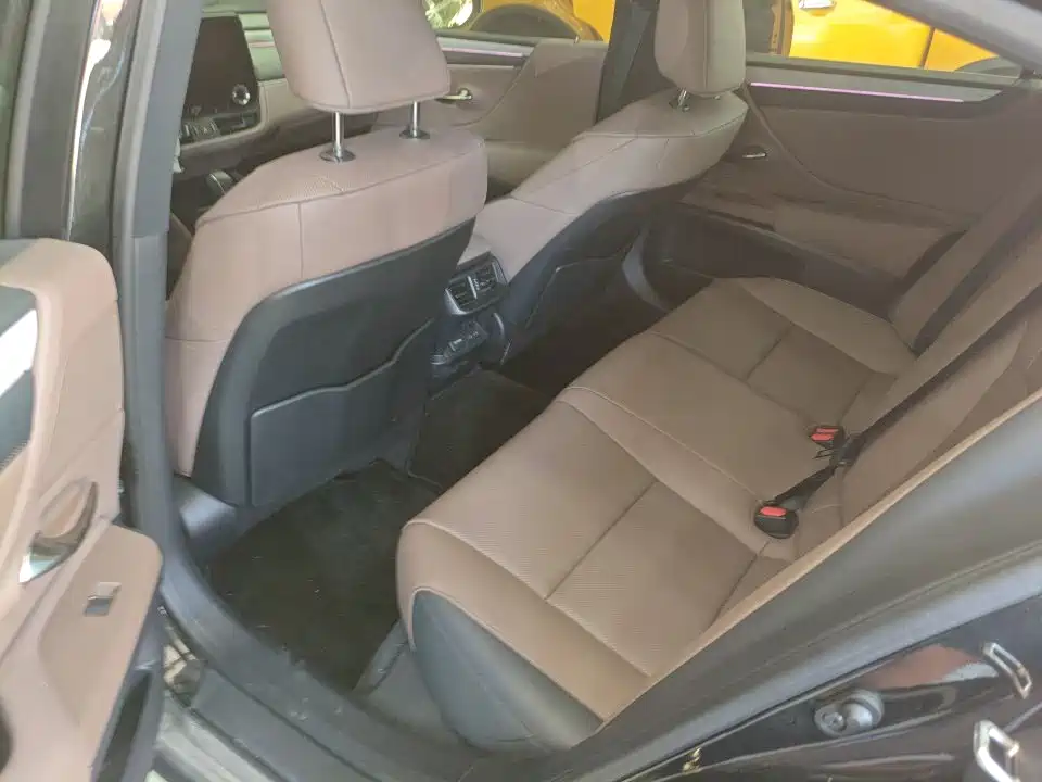 Lexus ES — миниатюра 8