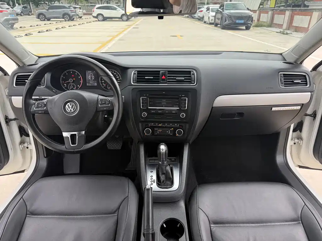 Volkswagen Sagitar — миниатюра 9