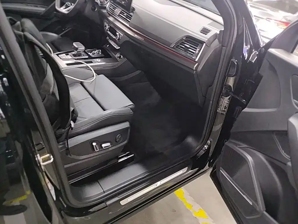 Audi Q5L — миниатюра 9