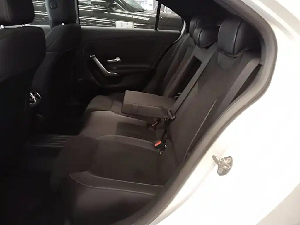 Mercedes-Benz A-Class — миниатюра 17