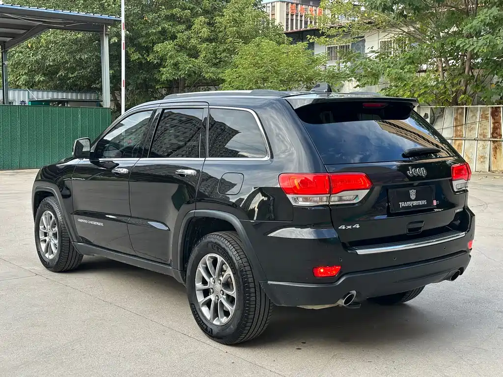 Jeep Grand Cherokee (Import) — миниатюра 5
