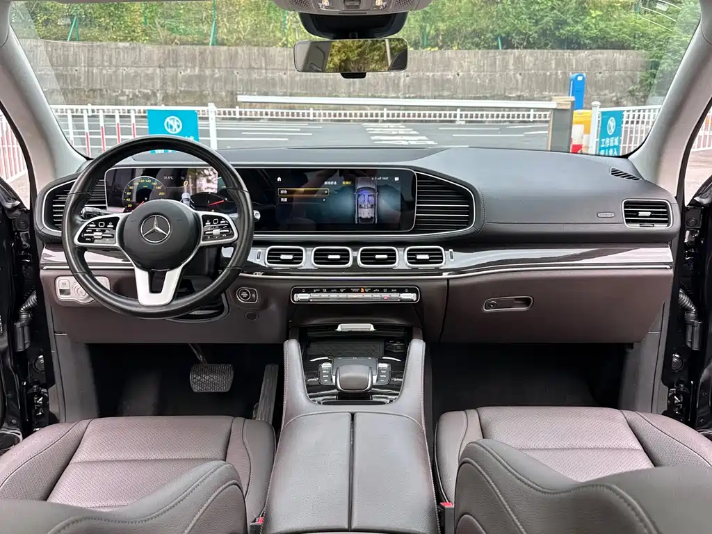 Mercedes-Benz GLE (Import) — миниатюра 11