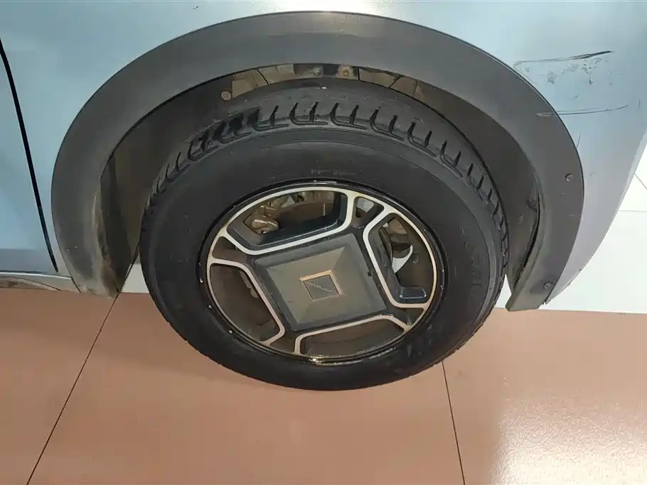 Baojun E300 — миниатюра 6