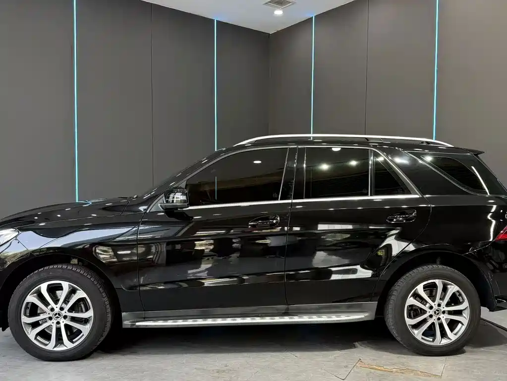 Mercedes-Benz GLE (Import) — миниатюра 5