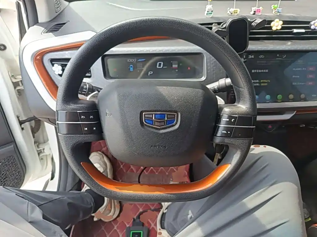 Geely Vision X1 — миниатюра 11