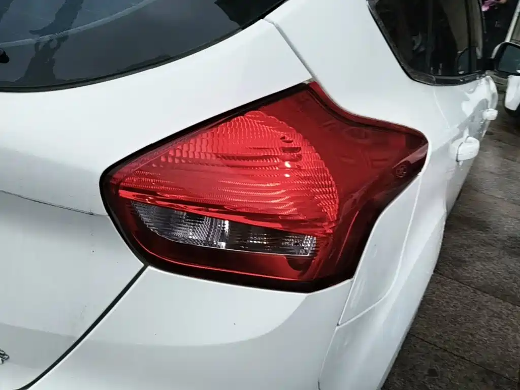 Ford Focus — миниатюра 8