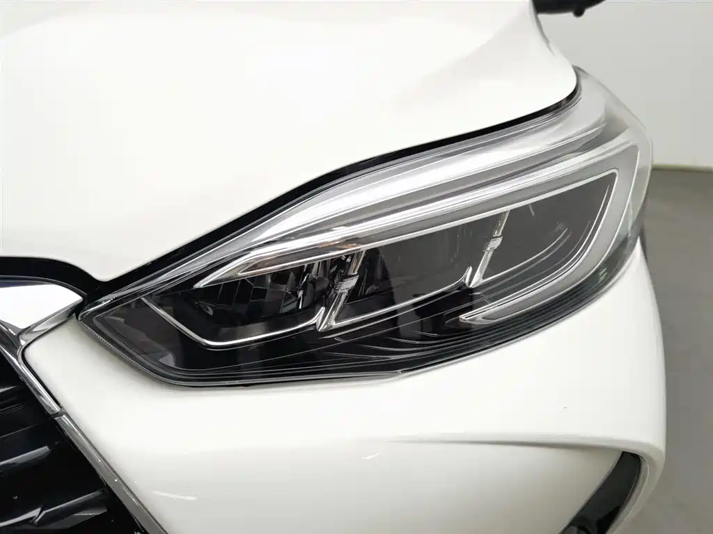 TOYOTA YARIS L ZHIXUAN