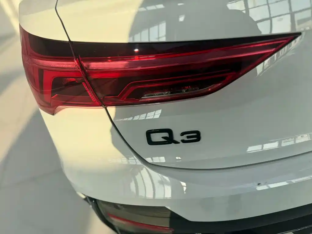 Audi Q3 Sportback — миниатюра 12