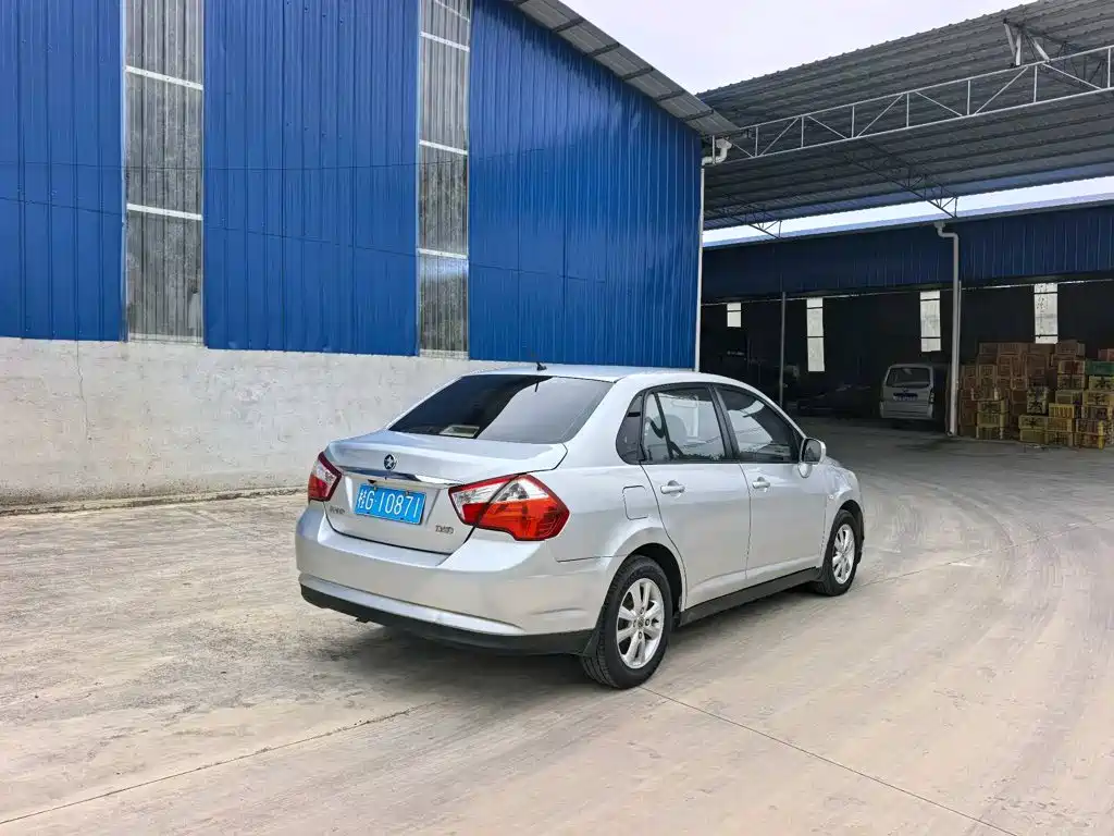 Venucia D50 — миниатюра 4