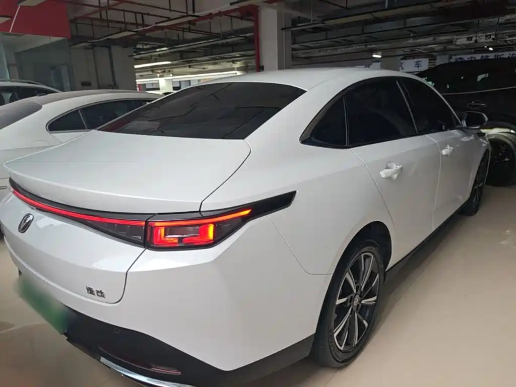 Changan Eado — миниатюра 7