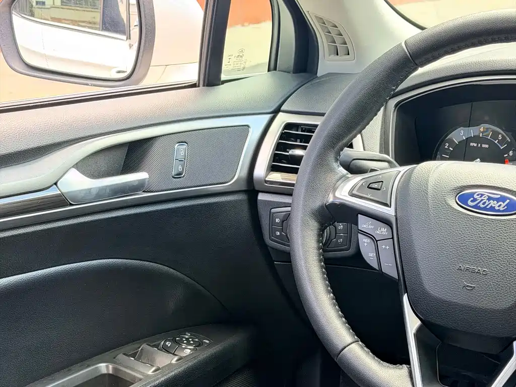 Ford Mondeo — миниатюра 20