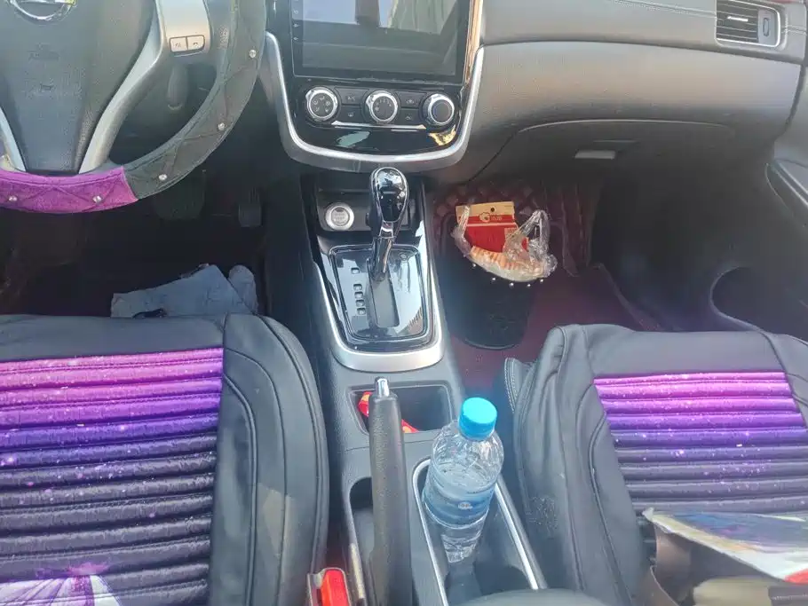 Nissan Tiida — миниатюра 16