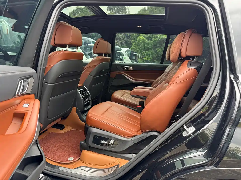 BMW X7 — миниатюра 11