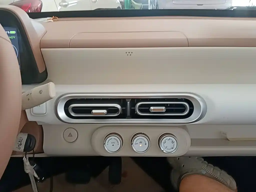 Wuling MINIEV — миниатюра 13
