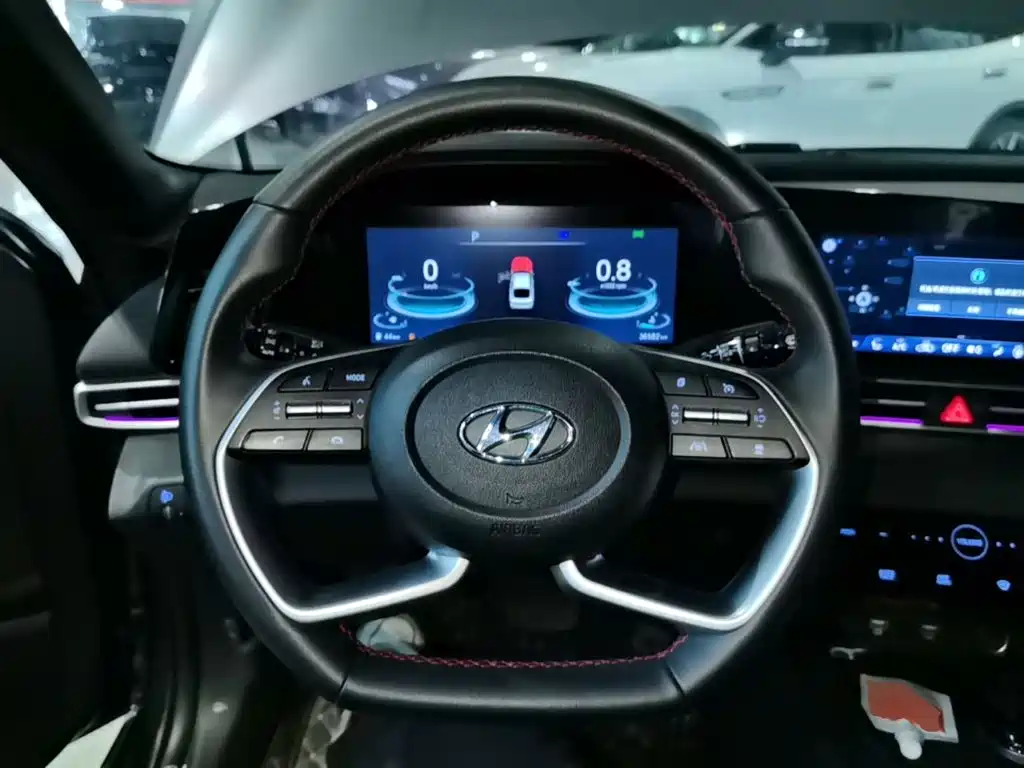Hyundai Elantra — миниатюра 11