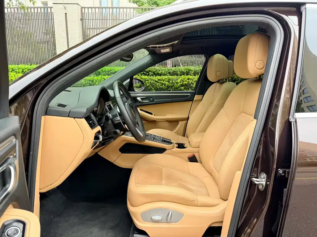 Porsche Macan — миниатюра 7