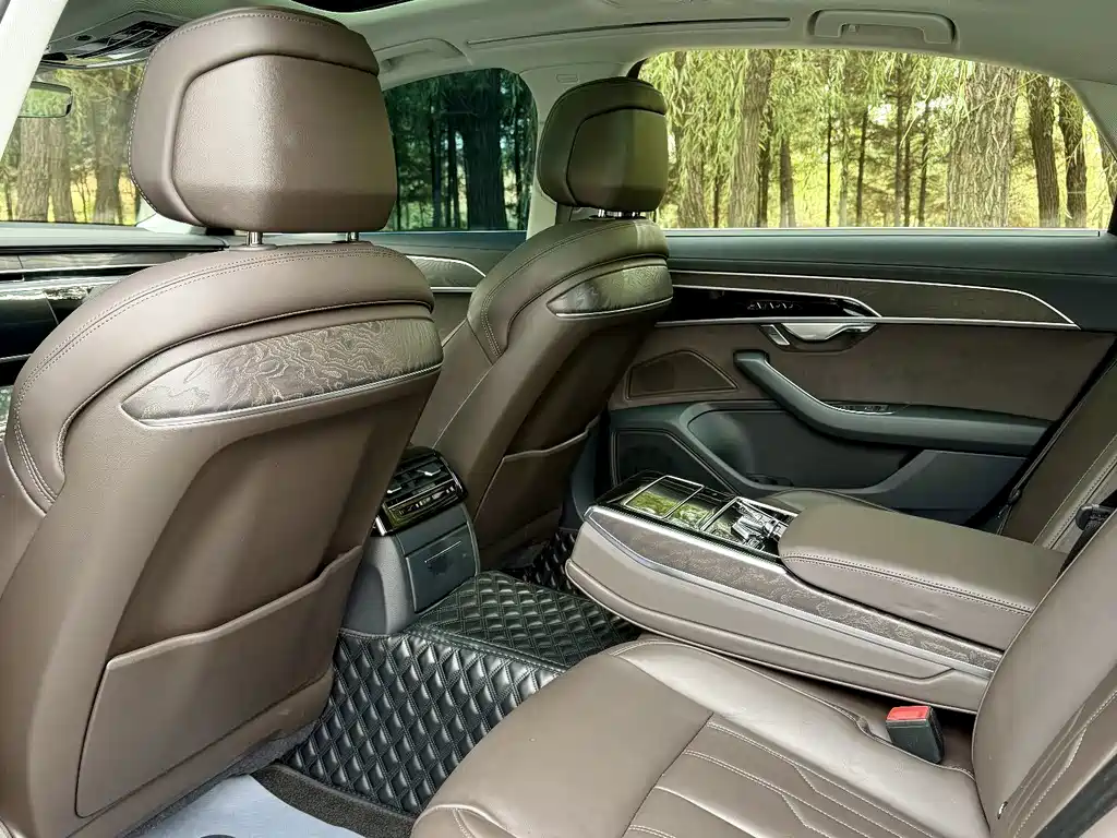 Audi A8 — миниатюра 12