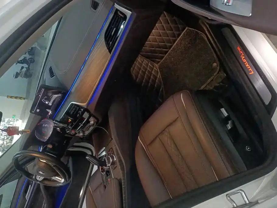 BMW 5 Series — миниатюра 8