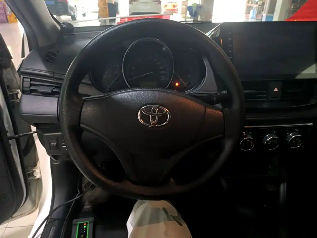 Toyota Yaris L — миниатюра 11