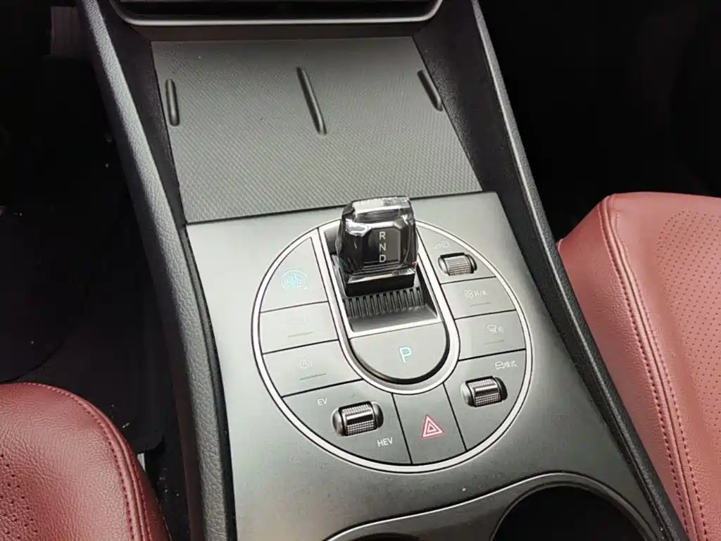 BYD Seal 05 DM-i — миниатюра 14
