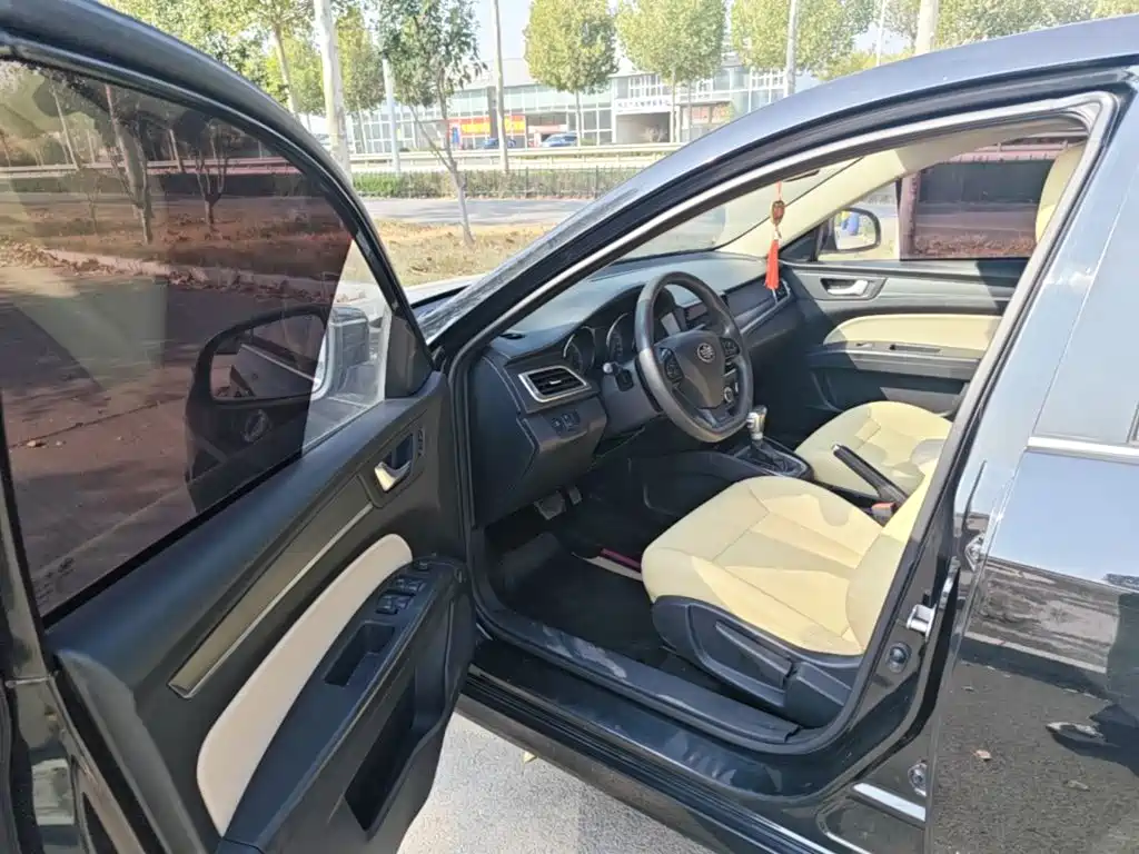 Bestune B30 — миниатюра 16