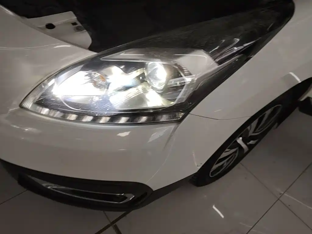 Peugeot 3008 — миниатюра 24